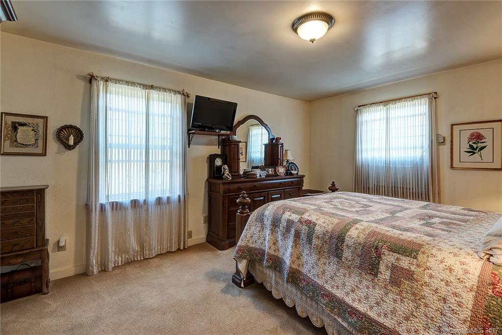 208 Bailey Road Candler NC 28715