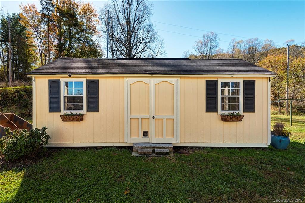208 Bailey Road Candler NC 28715