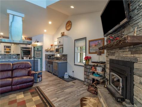 334 Hall Road Green Mountain NC 28740