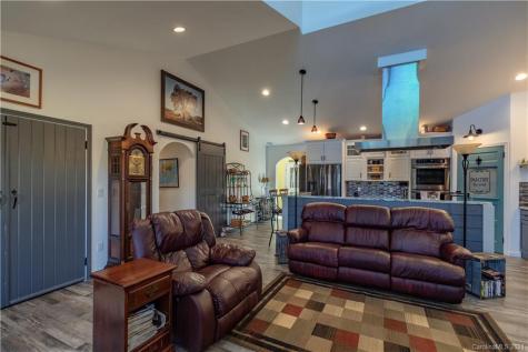 334 Hall Road Green Mountain NC 28740