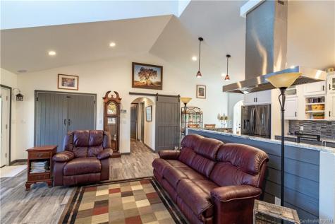334 Hall Road Green Mountain NC 28740