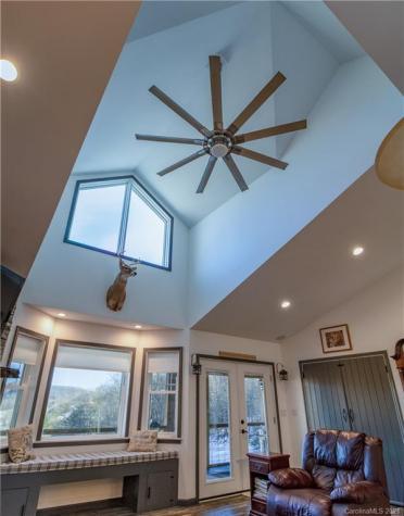 334 Hall Road Green Mountain NC 28740