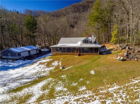 334 Hall Road Green Mountain NC 28740