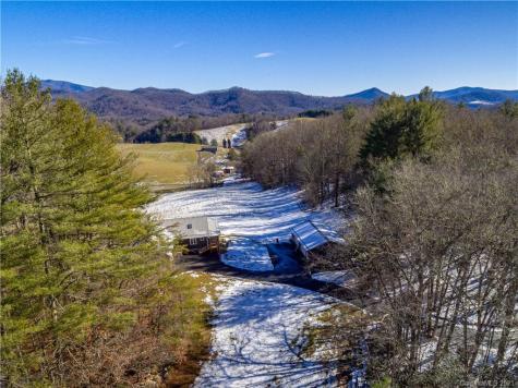 334 Hall Road Green Mountain NC 28740