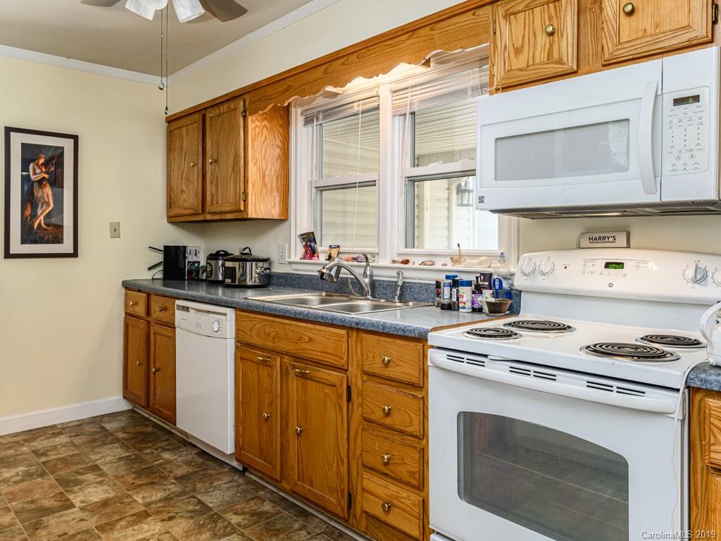 174 School Road Asheville NC 28806