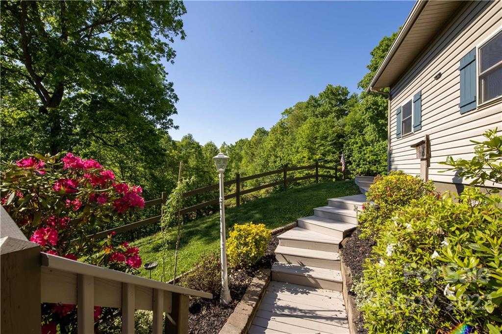 4993 State Highway 197 S Highway Burnsville NC 28714