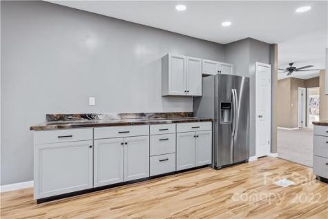 500 Deaverview Road Asheville NC 28806