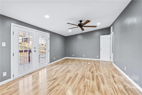 500 Deaverview Road Asheville NC 28806