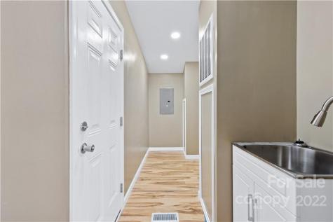 500 Deaverview Road Asheville NC 28806