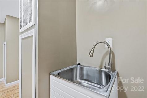 500 Deaverview Road Asheville NC 28806
