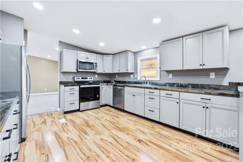500 Deaverview Road Asheville NC 28806