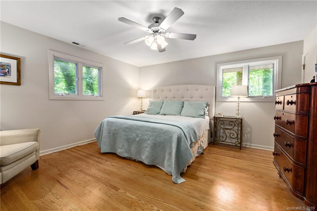 6 Willow Road Asheville NC 28804