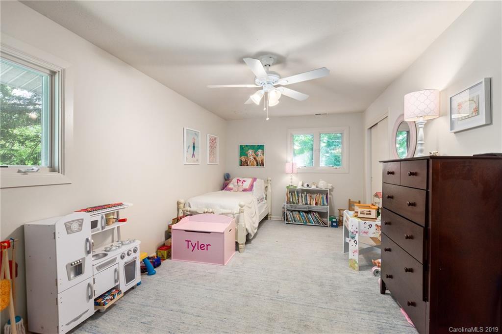 6 Willow Road Asheville NC 28804