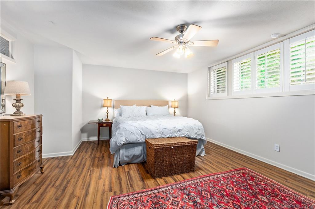 6 Willow Road Asheville NC 28804