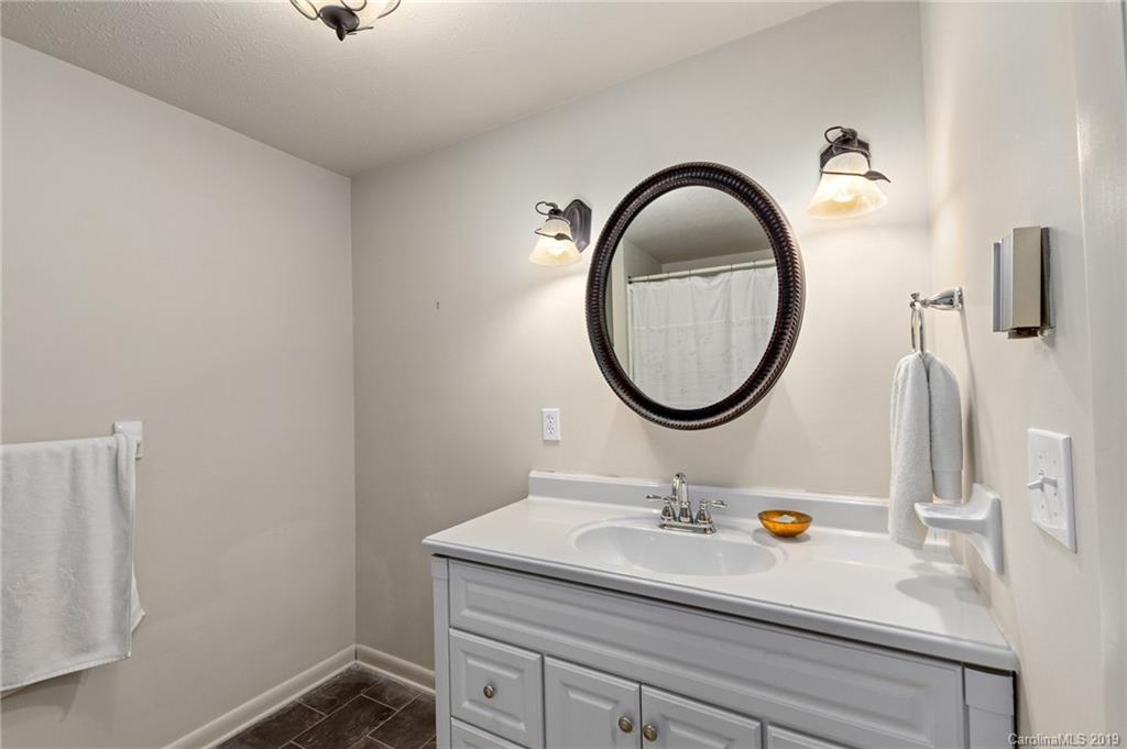 6 Willow Road Asheville NC 28804
