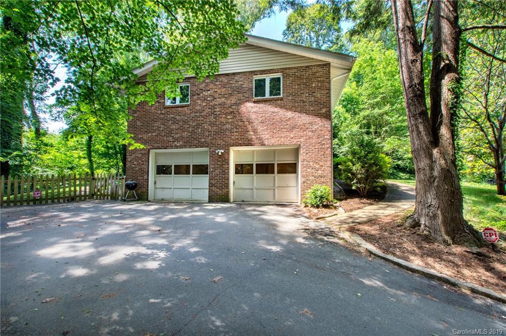 6 Willow Road Asheville NC 28804