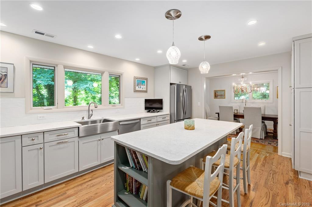 6 Willow Road Asheville NC 28804