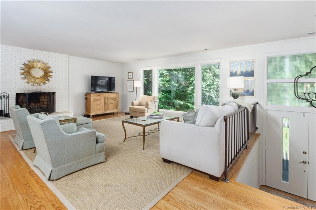 6 Willow Road Asheville NC 28804