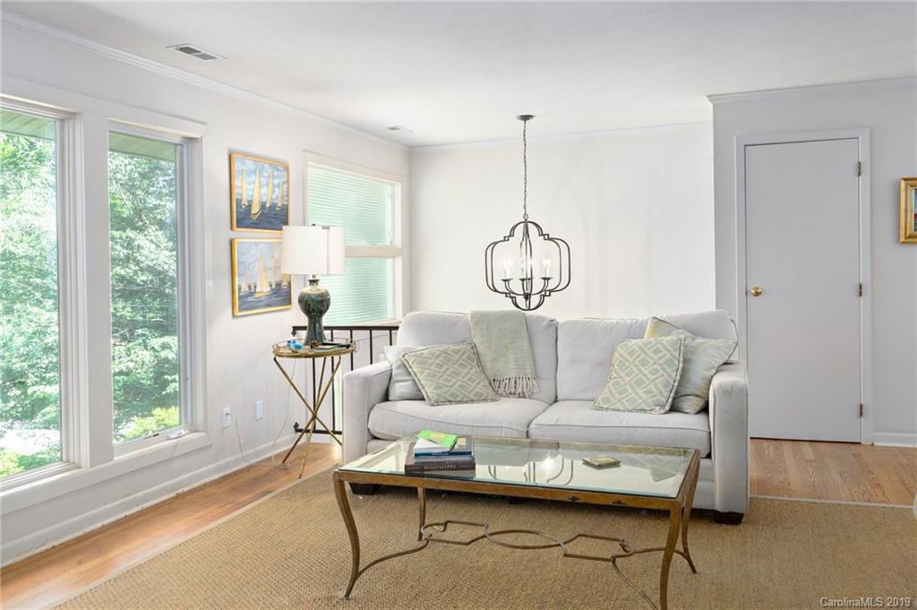 6 Willow Road Asheville NC 28804