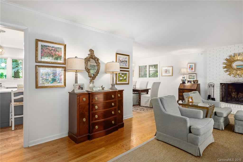 6 Willow Road Asheville NC 28804