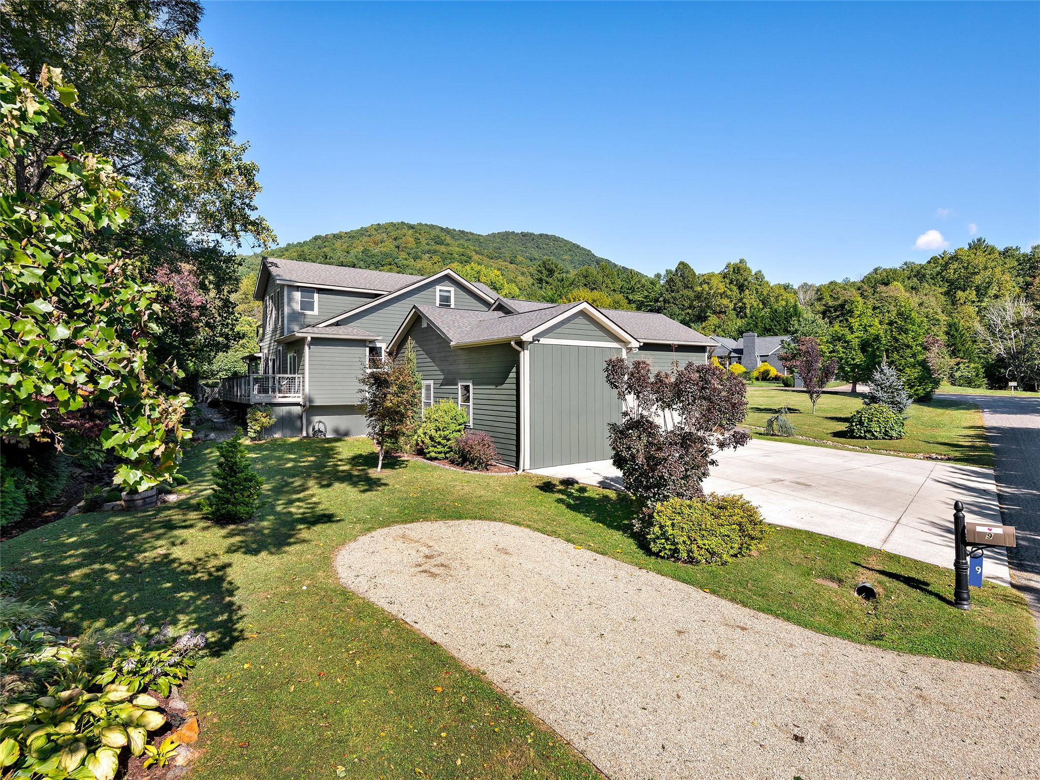 9 Creek Drive Asheville NC 28805