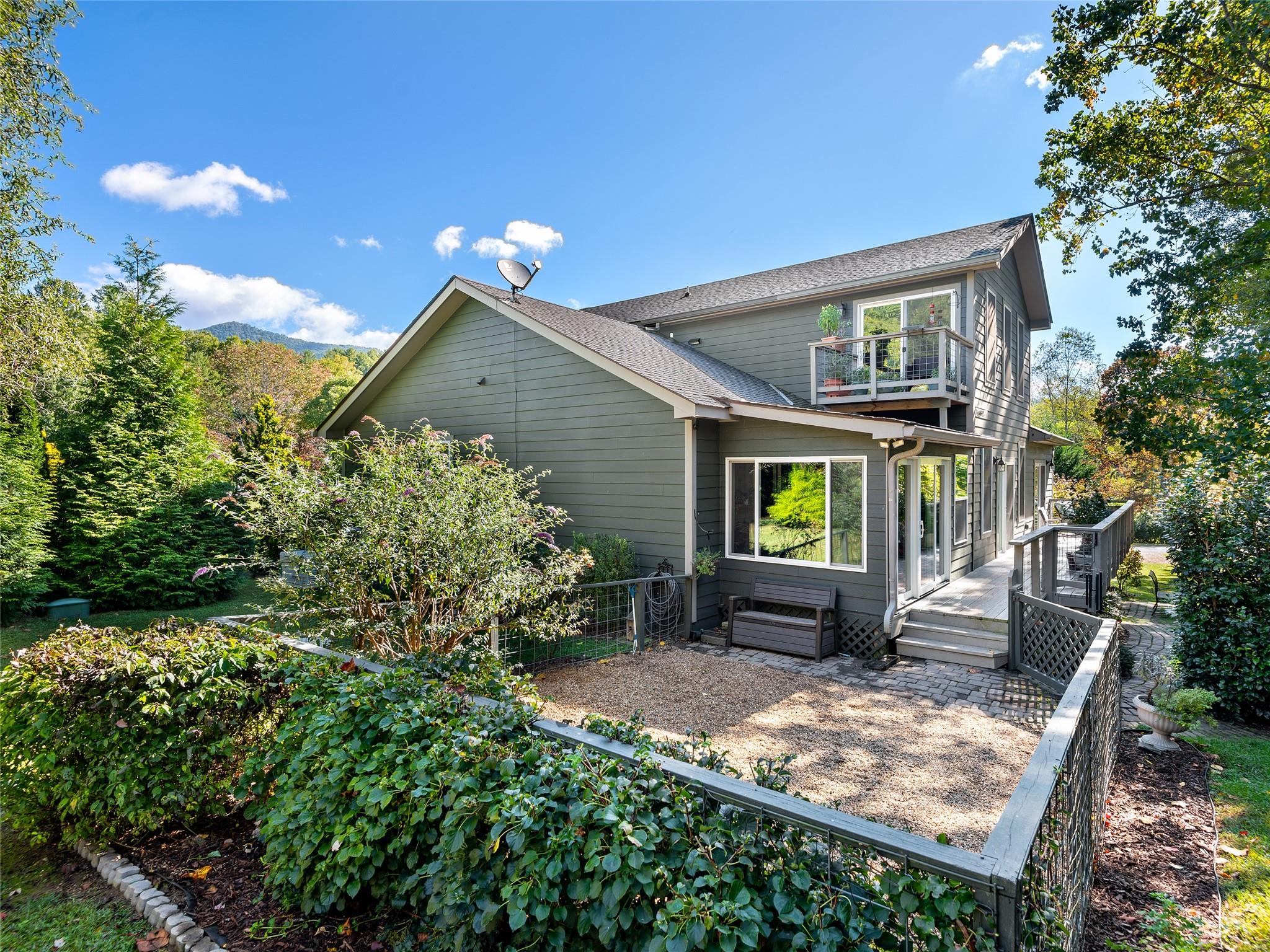9 Creek Drive Asheville NC 28805