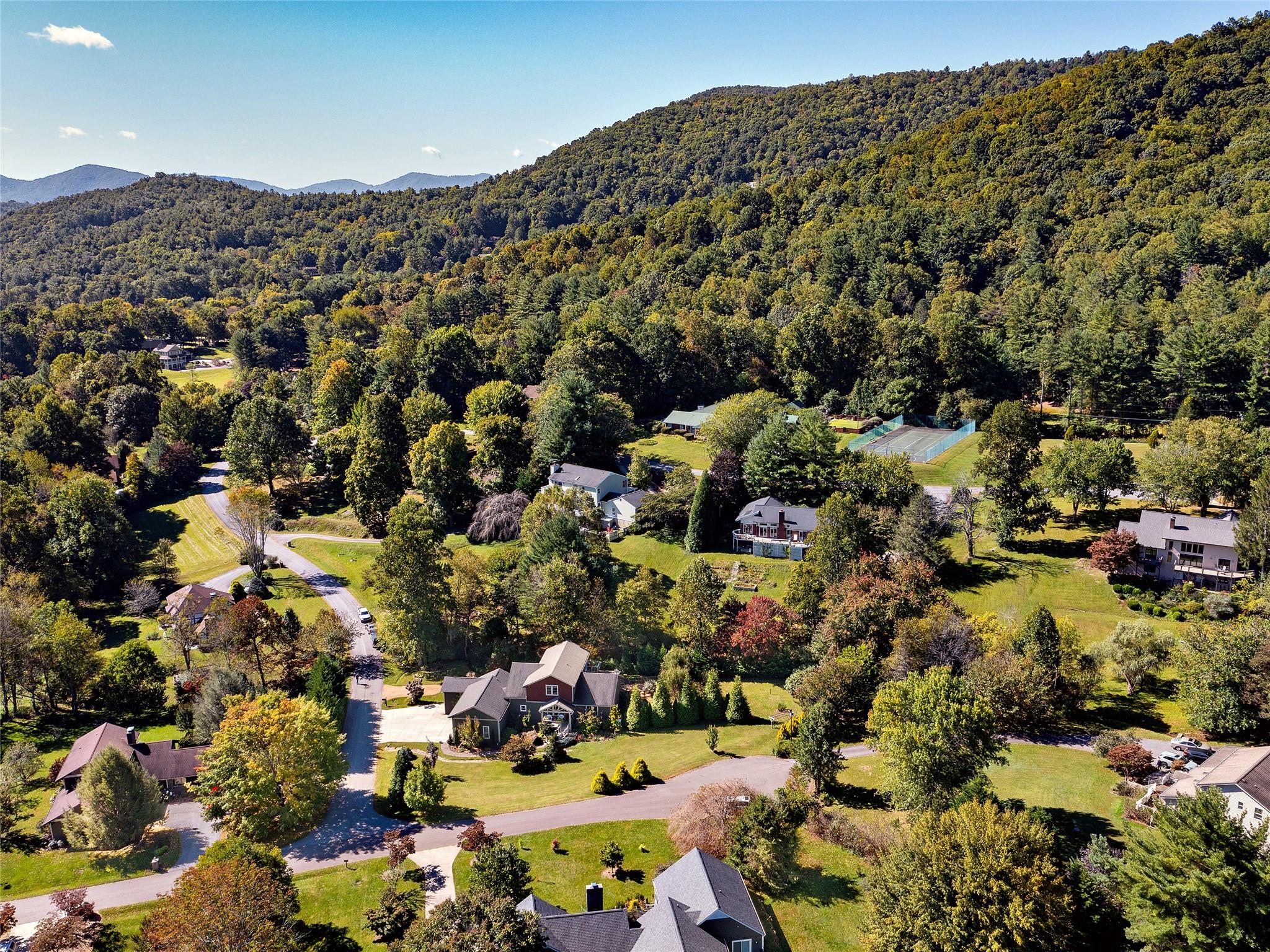 9 Creek Drive Asheville NC 28805