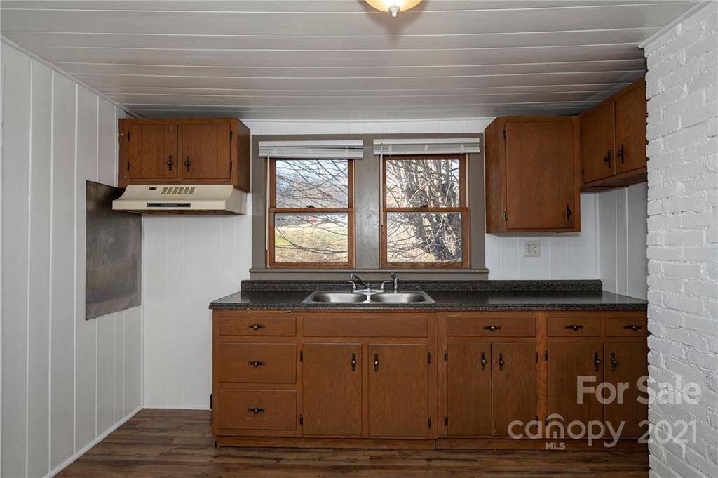 17 Anthony Street Waynesville NC 28786
