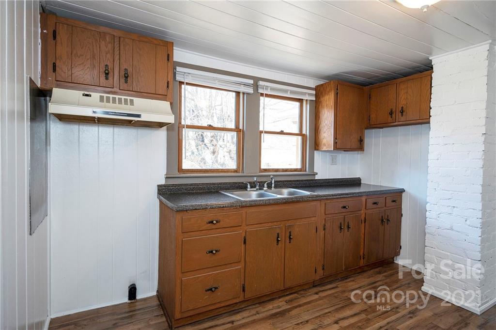 17 Anthony Street Waynesville NC 28786