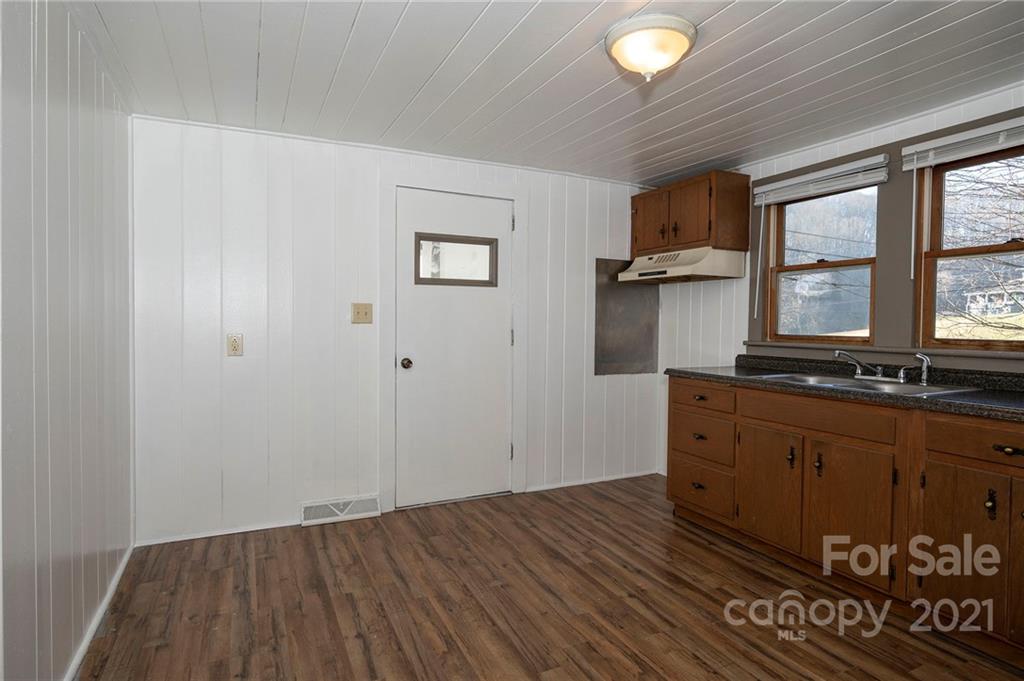 17 Anthony Street Waynesville NC 28786