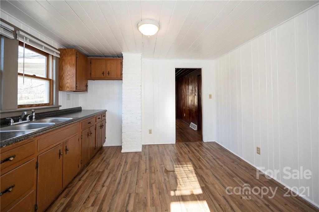 17 Anthony Street Waynesville NC 28786