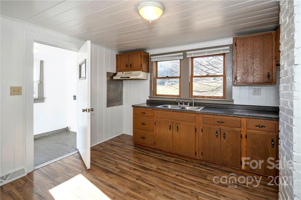 17 Anthony Street Waynesville NC 28786
