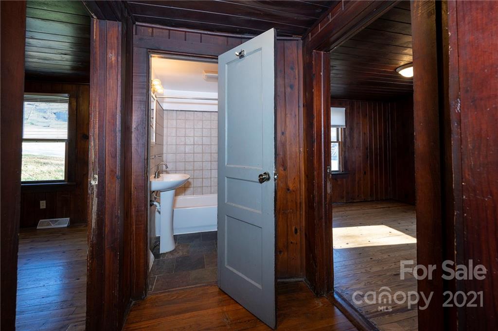 17 Anthony Street Waynesville NC 28786
