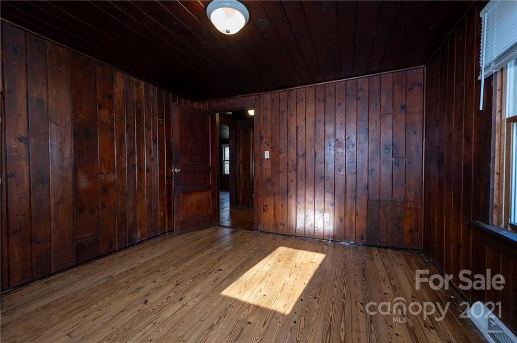 17 Anthony Street Waynesville NC 28786