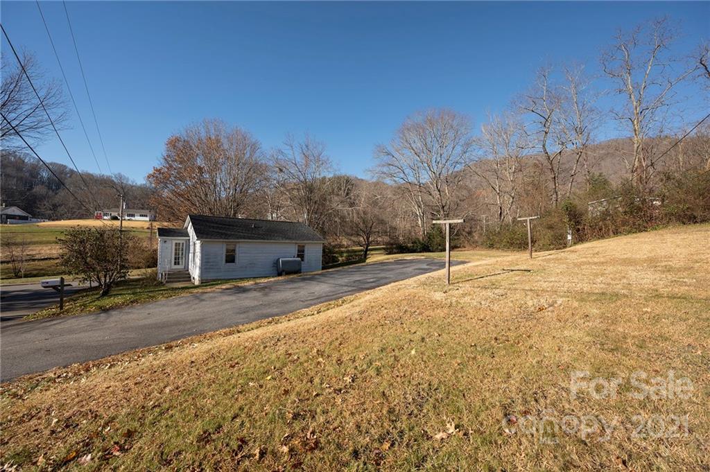 17 Anthony Street Waynesville NC 28786