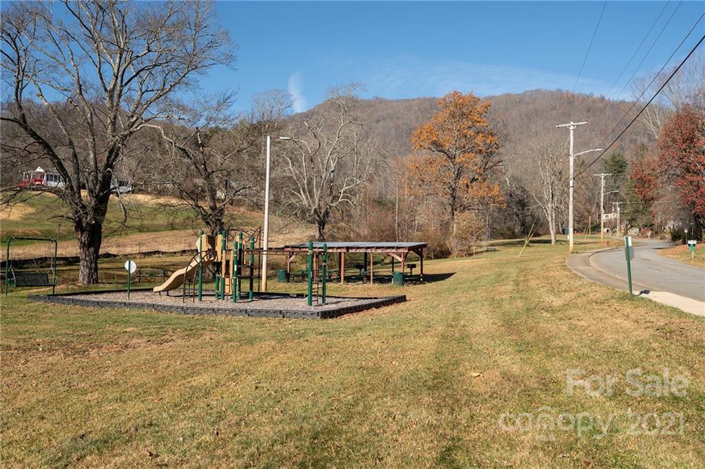 17 Anthony Street Waynesville NC 28786