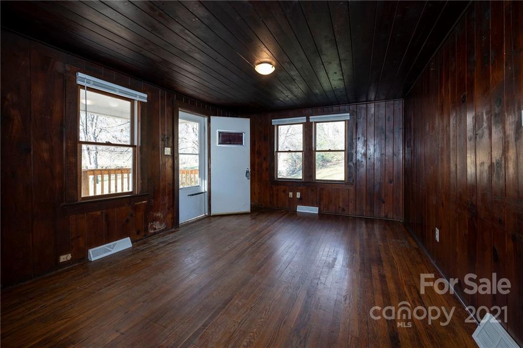 17 Anthony Street Waynesville NC 28786
