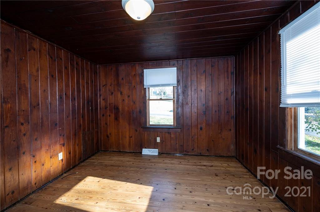 17 Anthony Street Waynesville NC 28786
