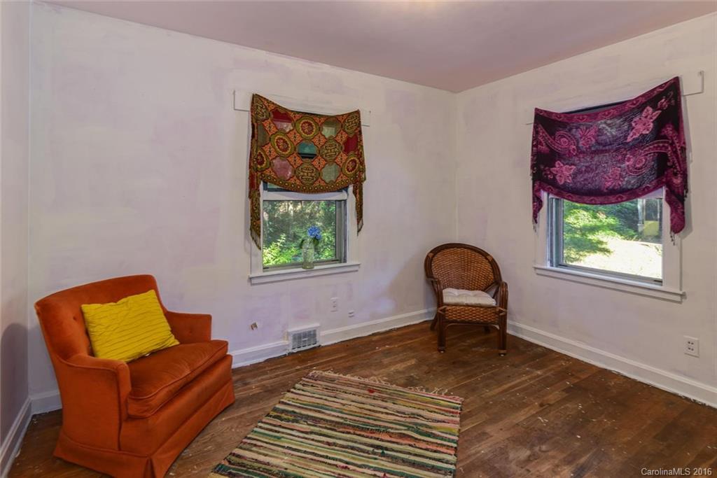 24 Melbourne Place Asheville NC 28801