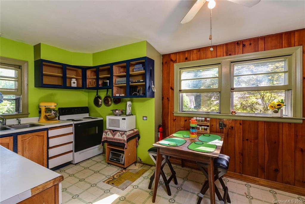 24 Melbourne Place Asheville NC 28801