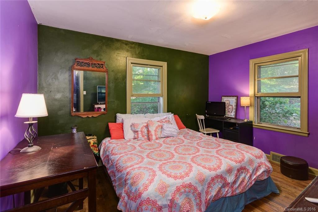24 Melbourne Place Asheville NC 28801