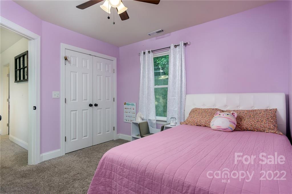 21 Moss Pink Place Asheville NC 28806