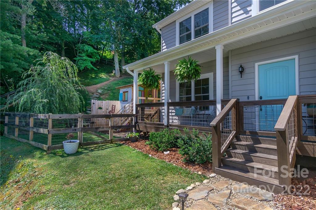 21 Moss Pink Place Asheville NC 28806