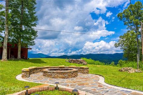 2816 Rabbit Hop Road Spruce Pine NC 28777