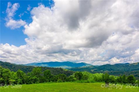 2816 Rabbit Hop Road Spruce Pine NC 28777