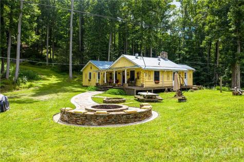 2816 Rabbit Hop Road Spruce Pine NC 28777