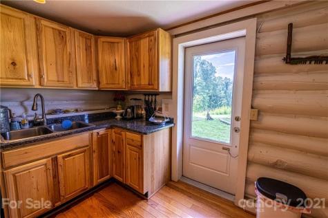 2816 Rabbit Hop Road Spruce Pine NC 28777