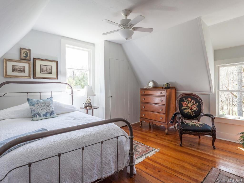 444 River Loop Road Mills River NC 28759