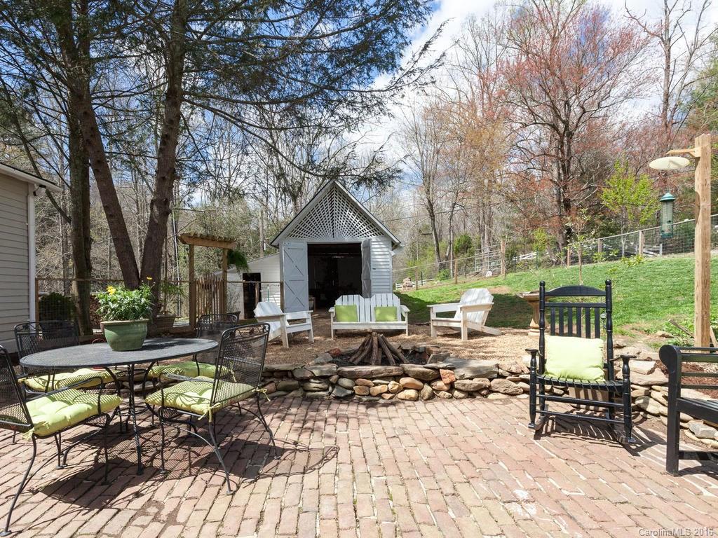 444 River Loop Road Mills River NC 28759