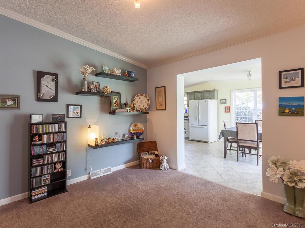 37 Upper Moffitt Road Asheville NC 28805